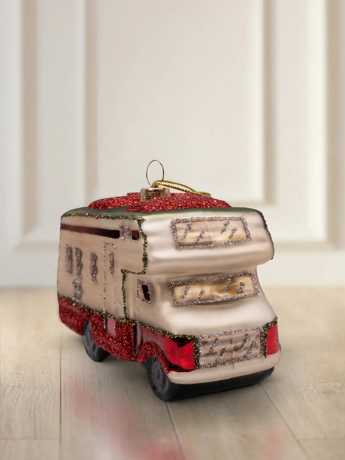Glazen caravanfiguur