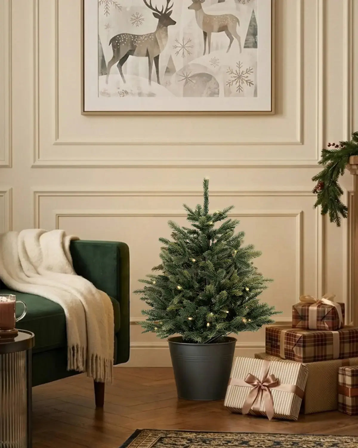 Künstlicher Weihnachtsbaum im Topf