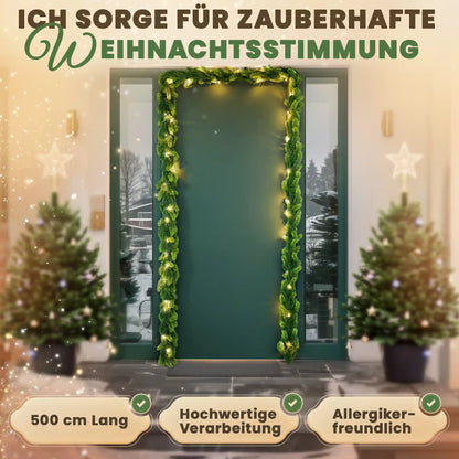 ArtiTree Weihnachtsgirlande hängt an einer Tür